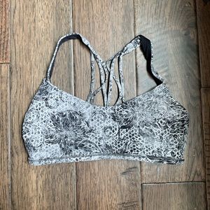 Lululemon Free to be Zen bra